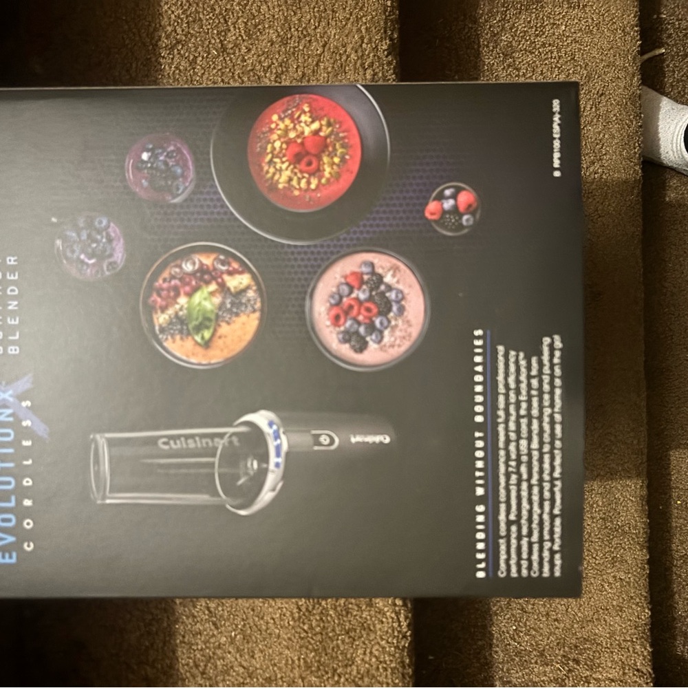 New! Cuisinart EvolutionX Cordless Blender - Picture 2 of 4